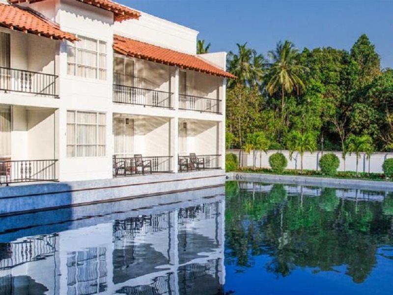 The Covanro Airport Hotel - Katunayake Gampaha Exterior foto