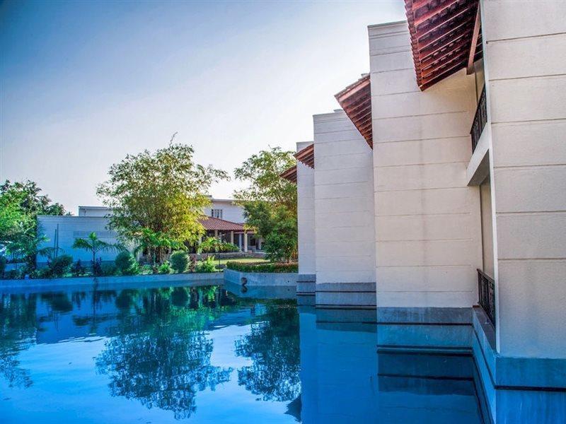 The Covanro Airport Hotel - Katunayake Gampaha Exterior foto